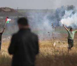 الاحتلال يقمع مسيرة العلم الفلسطيني شرق مدينة غزة (31)