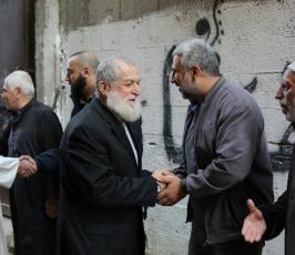 قيادة الجهاد الإسلامي تزور الشيخ المجاهد جبر عمار لتهنئته بالعودة لأرض الوطن بعد 40 عامًا من الإبعاد (2)