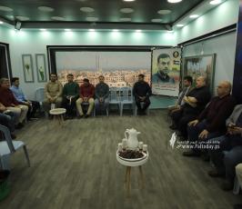بيت عزاء الحاج خليل البهتينى فى قناة القدس اليوم (11)