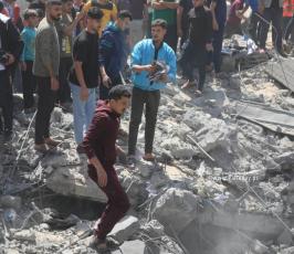 دمار واسع جراء قصف الاحتلال منزلاً في بيت لاهيا شمال قطاع غزة (10)