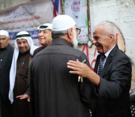 قيادة الجهاد الإسلامي تزور الشيخ المجاهد جبر عمار لتهنئته بالعودة لأرض الوطن بعد 40 عامًا من الإبعاد (8)