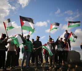 الاحتلال يقمع مسيرة العلم الفلسطيني شرق مدينة غزة (37)