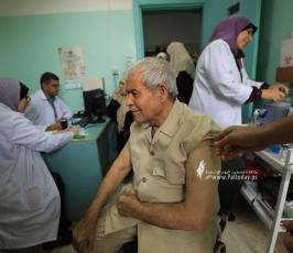 بدء تطعيم حجاج قطاع غزة في المراكز الصحية (9)