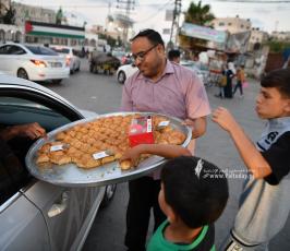 توزيع الحلوى (3)