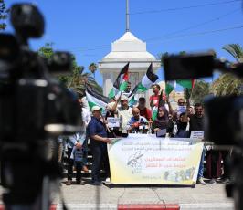  الحراك الصحفي النقابي ينظم وقفة تضامن مع الصحفيين الذين تعرضوا للاعتداءات الاسرائيلية فى مخيم جنين والضفة المحتلة (13)