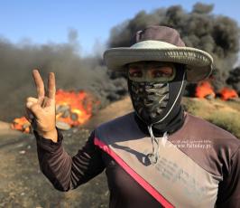  الشباب الثائر على حدود غزة احتجاجاً على ما يجري في جنين (3)