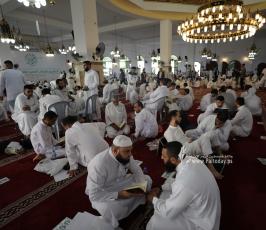 1471حافظ وحافظة يسردون القراءن الكريم كاملا في مساجد القطاع اليوم (7)