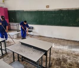 وزارة التعليم بغزة تشرع بحملة مكثفة لتطهير وتنظيف لاستقبال العام الدراسي الجديد (1)