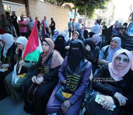 مسيرة للمطالبة باسترداد جثامين الشهداء المحتجزة لدى الاحتلال خلال الاعتصام الأسبوع لأهالي الأسرى بغزة (22)