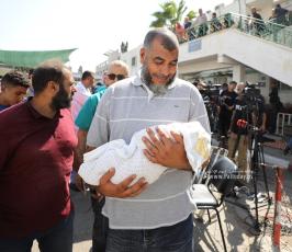 الطفل فايز يوسف  الكفارنة بعد استهداف منزلهم شمال القطاع من طيران الاحتلال  فى سادس يوم من العدوان (3)