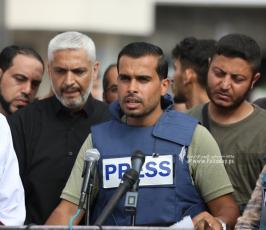  الزميل الصحفي في قناة فلسطين اليوم محمد بعلوشة جراء قصف اسرائيلي استهدف منزله  شمال غزة (16)
