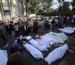  جثامين الشهداء امام ثلاجات مجمع الشفاء الطبى (4)