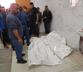 تشييع ٥ شهداء من داخل مجمع ناصر الطبي بمدينة خان يونس جنوبي قطاع غزة (11)