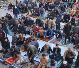 صلاة العيد بمركز للإيواء بخانيونس (9)