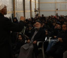 صلاة الجمعة في المسجد العمري (9)