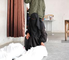وداع شهداء عائلة النجار بالمستشفى الأهلى بغزة (3)