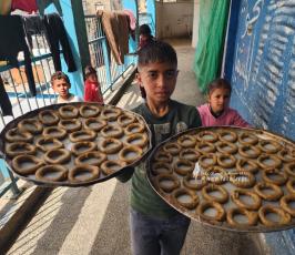 فرحة منقوصة بكعك العيد داخل مراكز الإيواء (11)