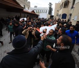 صور وداع شهيدين من عائلة أسليم ف المشفى الاهلى العربى بعد استهدافهم من طيران الاستطلاع شرق حى الشجاعية (9)