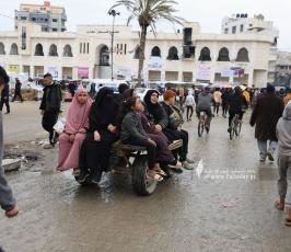 صور وداع شهيدين من عائلة أسليم ف المشفى الاهلى العربى بعد استهدافهم من طيران الاستطلاع شرق حى الشجاعية (18)