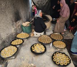 فرحة منقوصة بكعك العيد داخل مراكز الإيواء (3)