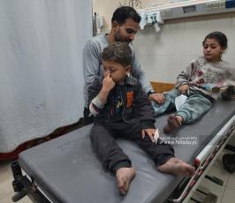 إصابات اطفال في قصف منزل عائلة ابو شمالة (8)