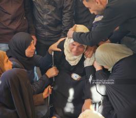 تشييع شهداء من مجمع ناصر قضوا في قصف ليلي على خان يونس (5)