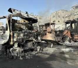 جرافات فلسطينية دمرتها مقاتلات حربية إسرائيلية الليلة شمالي قطاع غزة (2)