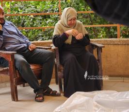 وداع مؤلم خلال تشييع ٧ شهداء بينهم ٤ أطفال في خانيونس (5)