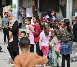 أنشطة وحدة الصحة النفسية بوكالة الغوث لتخفيف الضغوط النفسية والتوتر بمدرسة بنات تل الهوا (16)