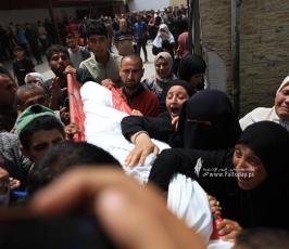 “وداع الطفل فايز أبو سمرة، الشهيد الوحيد لعائلته، بعد استهداف الاحتلال لمواطنين في حي الشجاعية… (42)