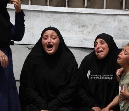 “وداع الطفل فايز أبو سمرة، الشهيد الوحيد لعائلته، بعد استهداف الاحتلال لمواطنين في حي الشجاعية… (12)