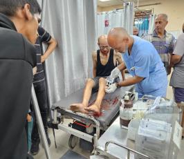 جرحى وصلوا مجمع ناصر الطبي منذ صباح اليوم (2)