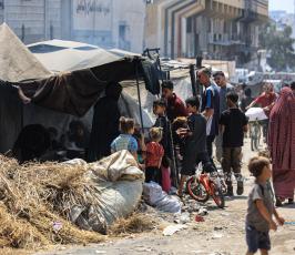 صور من الحياة اليومية فى مدينة غزة فى ظل استمرار الحرب على القطاع (6)