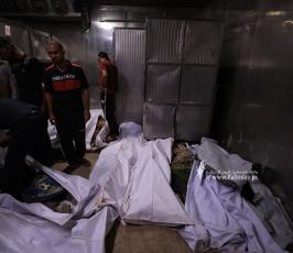 شهداء من جباليا ومنتظري المساعدات في نتساريم داخل مجمع الشفاء الطبى (23)