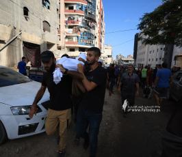 شهداء من جباليا ومنتظري المساعدات في نتساريم داخل مجمع الشفاء الطبى (3)
