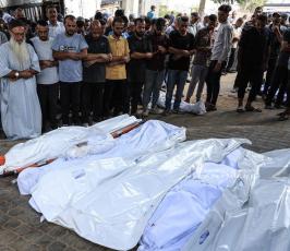 وداع شهداء من منتظرين المساعدات وقصف خيام النازحين بمدينة غزة (6)
