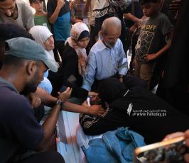 وداع الشهيد الصحفى محمد الداية فى مشفى شهداء الأقصى وسط قطاع غزة (6)