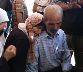 وداع الشهيد الصحفى محمد الداية فى مشفى شهداء الأقصى وسط قطاع غزة (18)