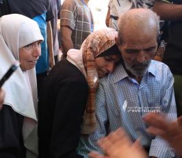 وداع الشهيد الصحفى محمد الداية فى مشفى شهداء الأقصى وسط قطاع غزة (1)
