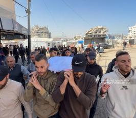 تشيع جثمان الشهيد الصحفى إسلام قنيطة بمدينة غزة بعد استهدافه (8)
