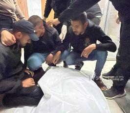 وصول خمس شهداء وعدد من الجرحى جراء قصف إسرائيلي استهدف سيارة شرطة بمواصي خان يونس جنوبي قطاع غزة (4)