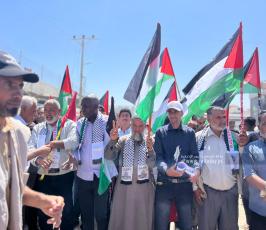 صور  القوى الوطنية والإسلامية في محافظة خان يونس، تنظمة وقفة جماهيرية في الذكرى 78 للنكبة أمام مجمع ناصر الطبي بخانيونس (6)