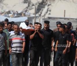 وداع ثلاث شهداء بمدينة غزة بعد قصف وتقدم الجيش على شارع صلاح الدين فجر اليوم (8)