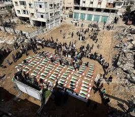 غزة تنظم أكبر جنازة لتشييع 120 شهيداً من عائلتي الحساينة وأبو شريعة (4)