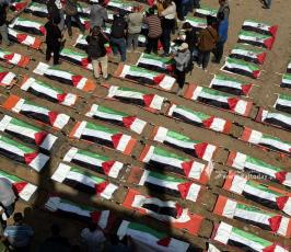غزة تنظم أكبر جنازة لتشييع 120 شهيداً من عائلتي الحساينة وأبو شريعة (5)