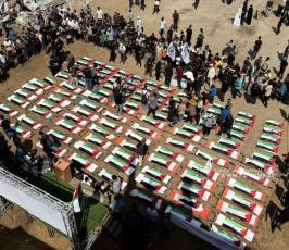 غزة تنظم أكبر جنازة لتشييع 120 شهيداً من عائلتي الحساينة وأبو شريعة (3)