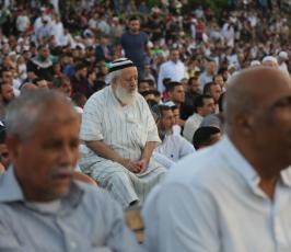  صلاة العيد وسط مدينة غزة ‫(31174542)‬ ‫‬