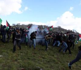 خاص فلسطين اليوم.اعتقالات وإصابات بالاختناق في "المناطير" قرب نابلس