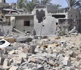 بعض المنازل التي استهدفت بخانيونس خلال العدوان