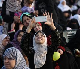  صلاة العيد وسط مدينة غزة ‫(31174552)‬ ‫‬